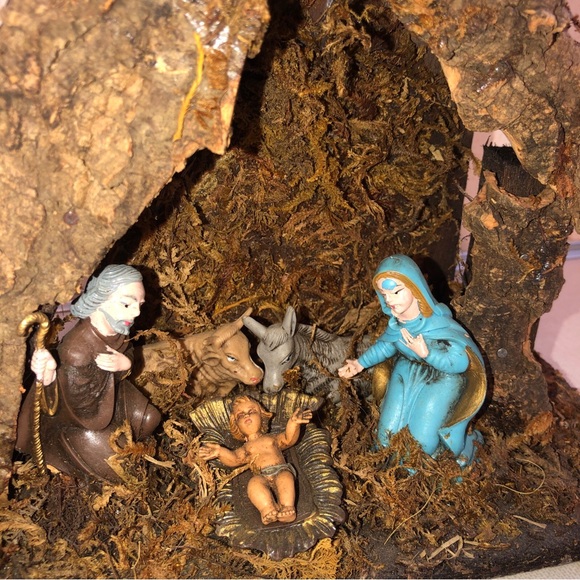 Vintage Wooden Christmas Nativity Scene Made In Italy Mary, Joseph, baby Jesus - Picture 12 of 16